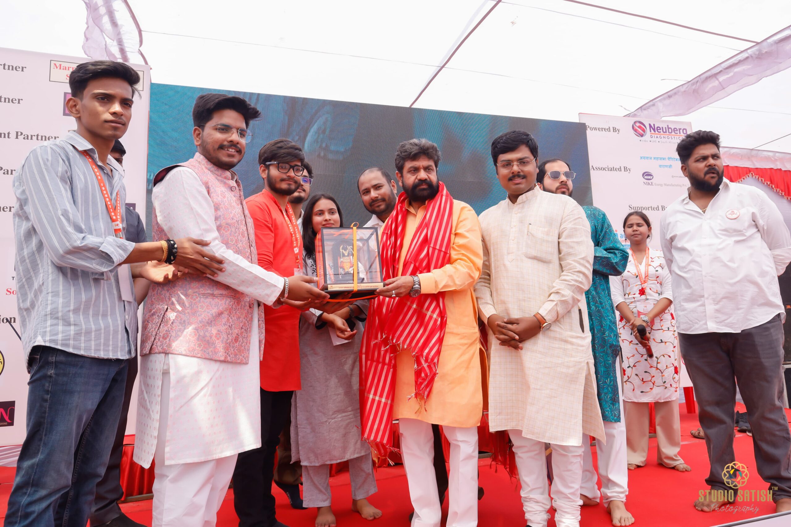 दी इमर्जिंग युवा फाउंडेशन ने लगाया रक्तदान शिविर,कई लोगों ने दिया अपना रक्त 