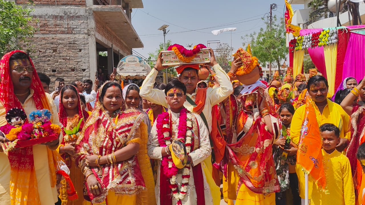 101कुंवारी कन्याओं की कलश यात्रा के साथ श्रीमद भागवत कथा प्रारंभ 