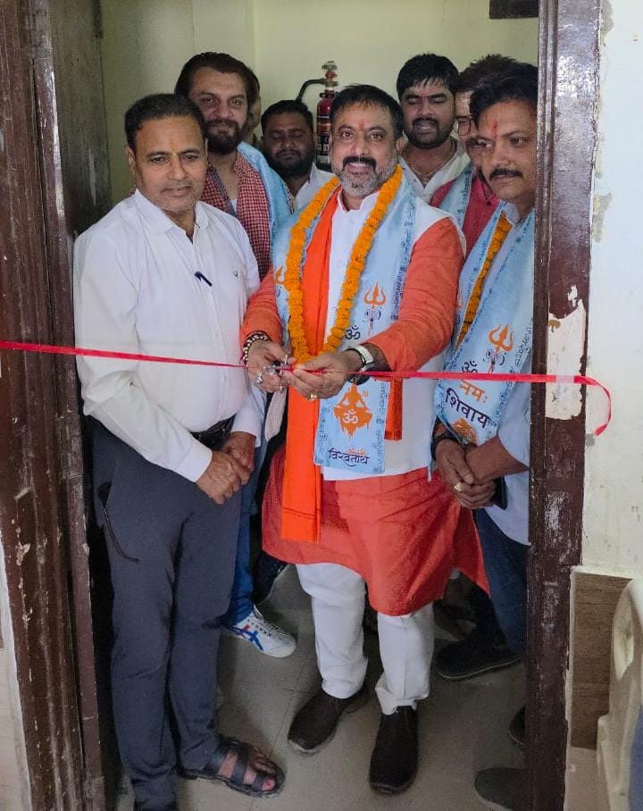 अनमोल पॉलि क्लिनिक हॉस्पिटल में हुआ रक्तदान शिविर का आयोजन