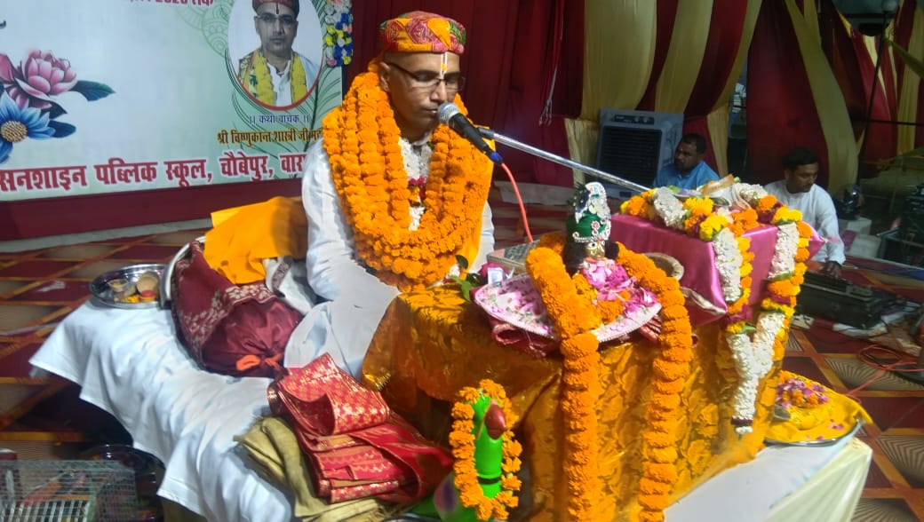 भगवान श्रीकृष्ण के जन्म लेते ही थिरक उठे श्रद्धालु