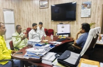 ग्रामीणों को राहत, रेलवे ने दिया वैकल्पिक मार्ग बनाने का आश्वासन