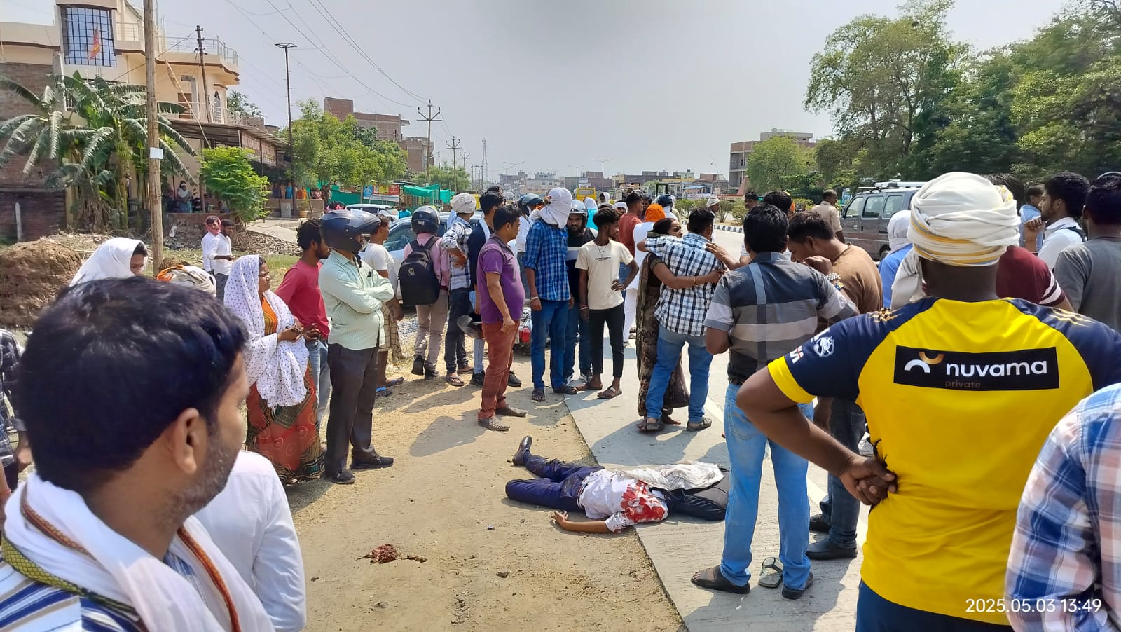 डंपर की टक्कर से छात्रा की दर्दनाक मौत, आक्रोशित ग्रामीणों ने हाईवे किया जाम