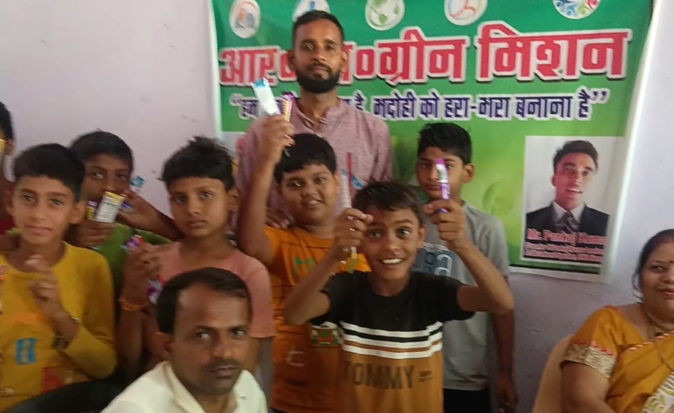 समर कैंप में नन्हें मुन्नों को शिक्षा से जोड़ने का प्रयास, शिक्षण सामग्री व चॉकलेट का वितरण