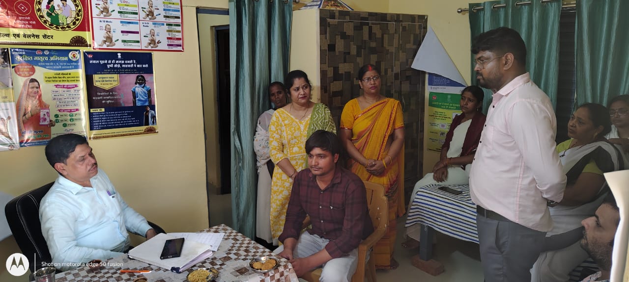 आयुष्मान और आभा कार्ड की धीमी प्रगति पर प्रभारी चिकित्साधिकारी ने जताई नाराजगी, सुधार के दिए निर्देश