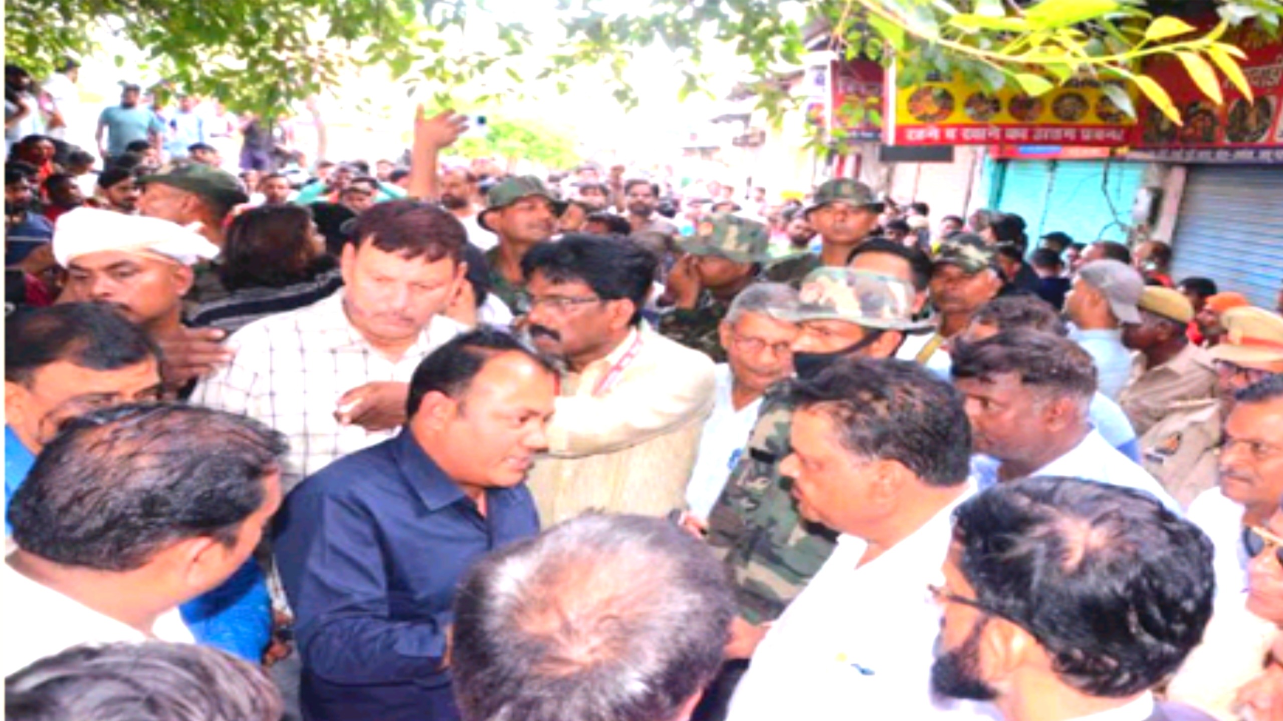 विजयानगरम् मार्केट की 18 दुकानों पर नगर निगम ने जड़ा ताला, अवैध निर्माण पर बड़ी कार्रवाई