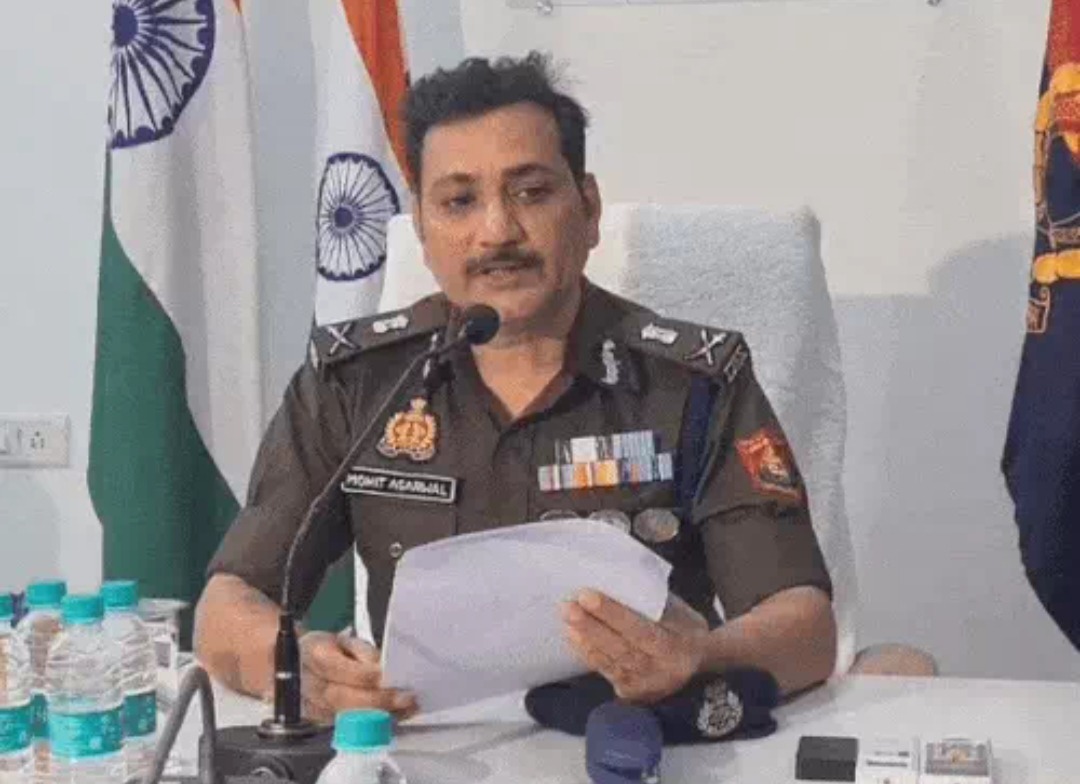 वाराणसी : एसीपी और थाना प्रभारियों के कार्यक्षेत्र में बड़ा फेरबदल, दो पुलिसकर्मी लाइन हाजिर