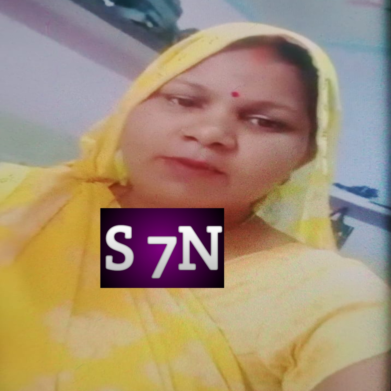 हाईटेंशन तार की चपेट में आने से महिला की मौत, छत पर मोबाइल पर बात करते समय हुआ हादसा