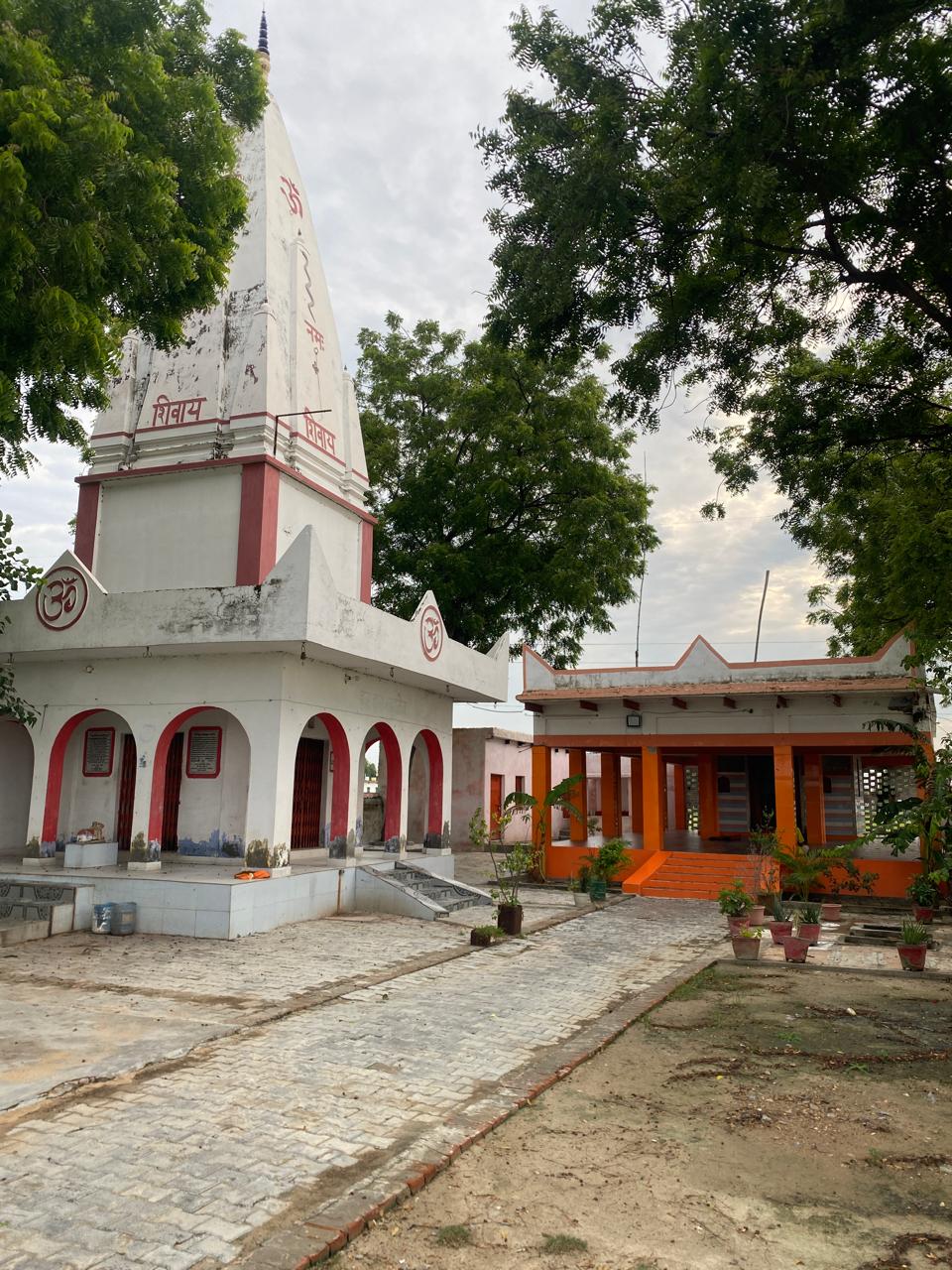प्राचीन शुक्लहिया मंदिर में ताला तोड़कर चोरी, कलश और नकदी पर हाथ साफ