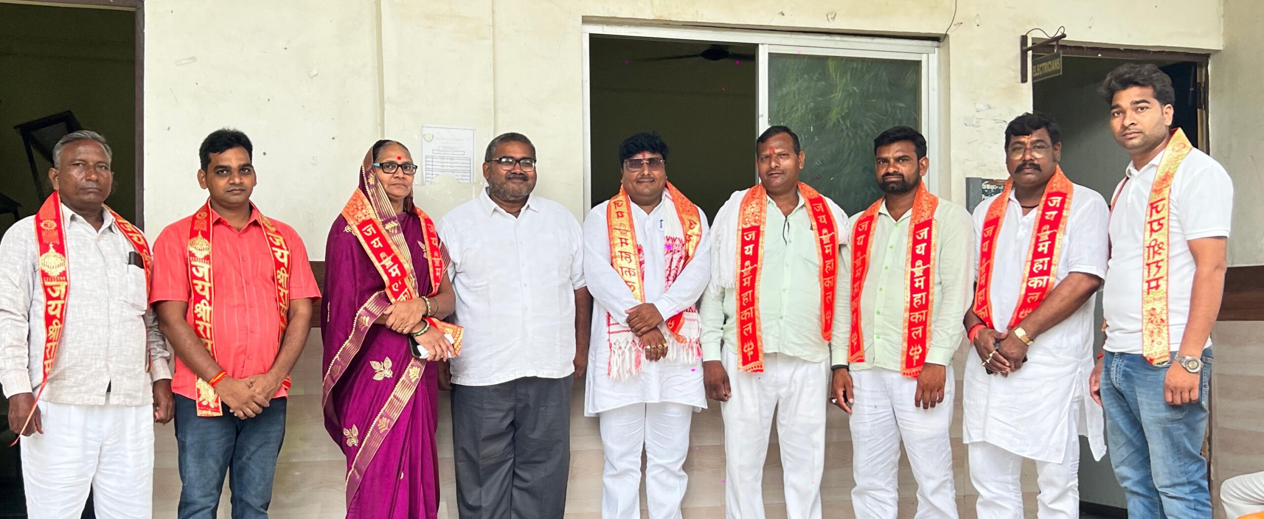 स्व. जस्टिस श्री श्रीशनाथ तिवारी की पुण्य स्मृति में निःशुल्क स्वास्थ्य एवं नेत्र परीक्षण शिविर का सफल आयोजन