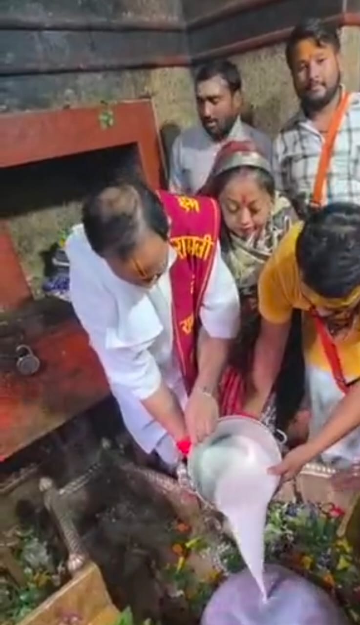 प्रेमभूषण जी महाराज ने किया मार्कंडेय महादेव का जलाभिषेक, भक्ति भाव से गूंजा मंदिर परिसर