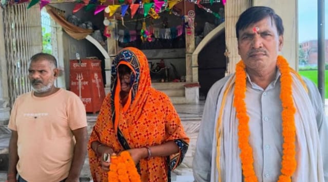 गजब! पति ने ही कराई पत्नी की प्रेमी से शादी, 25 साल पुराने रिश्ते का अंत