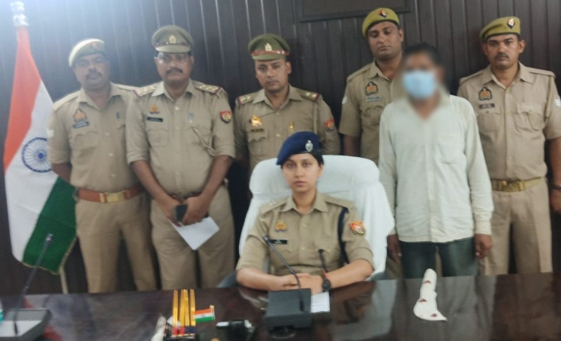 लेडी सिंघम नीतू कात्यान की टीम ने किया चौबेपुर हत्याकांड का खुलासा, जमीनी रंजिश में चचेरे चाचा ने हंसिए से उतारा मौत के घाट