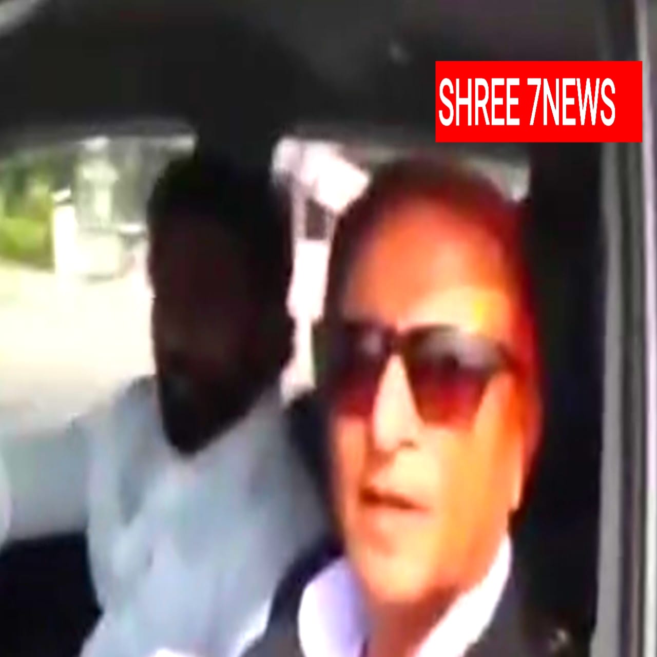 23 माह बाद सीतापुर जेल से रिहा हुए आजम खां, बेटे ने किया स्वागत