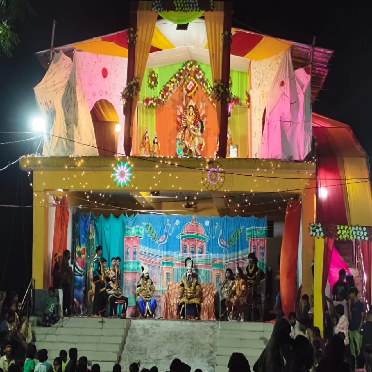 रामलीला और दुर्गा पूजा का संगम, धौरहरा में दिखा समन्वय का अनोखा उदाहरण