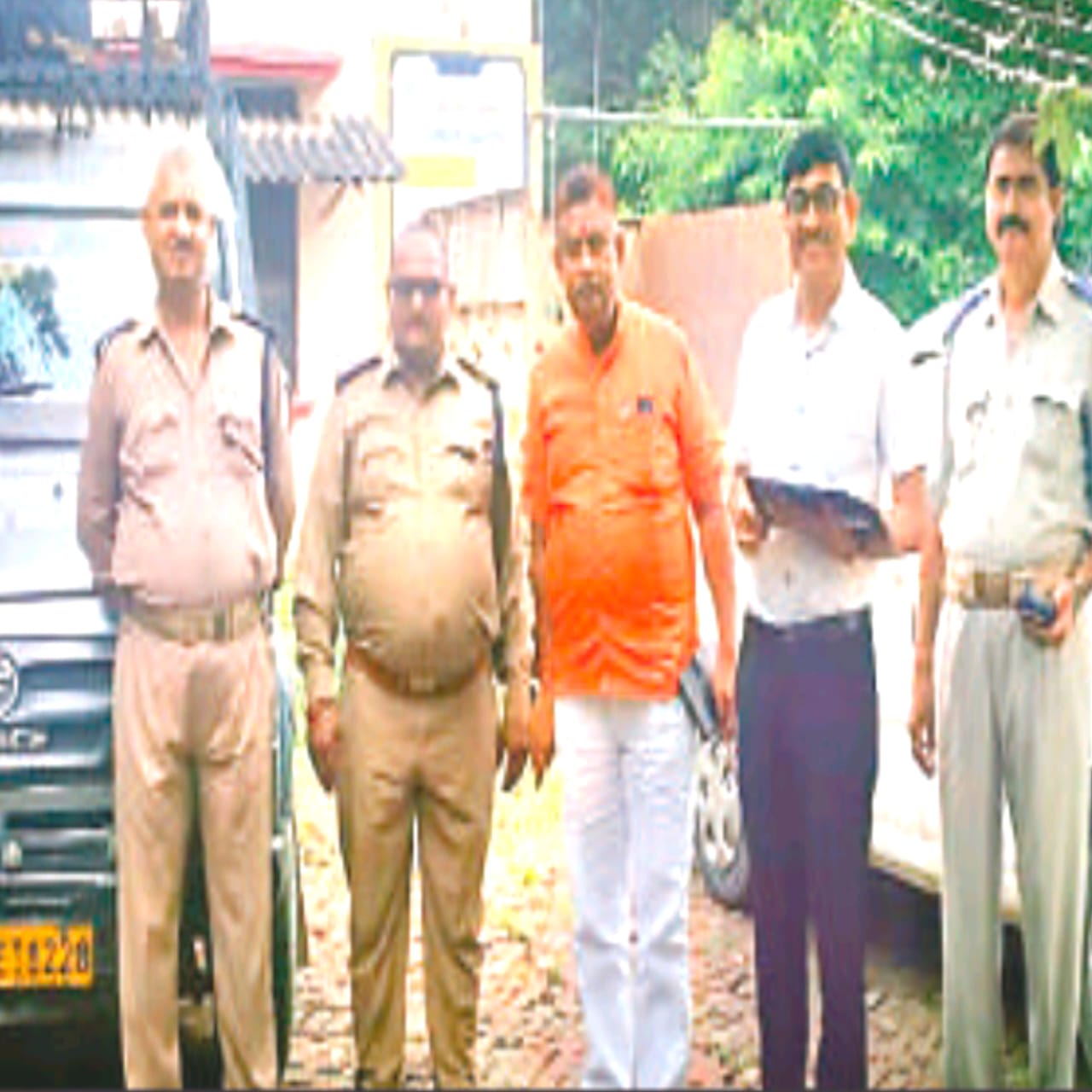 वाराणसी में अनधिकृत वाहनों के खिलाफ विशेष चेकिंग, सात वाहन बंद, 26 का चालान