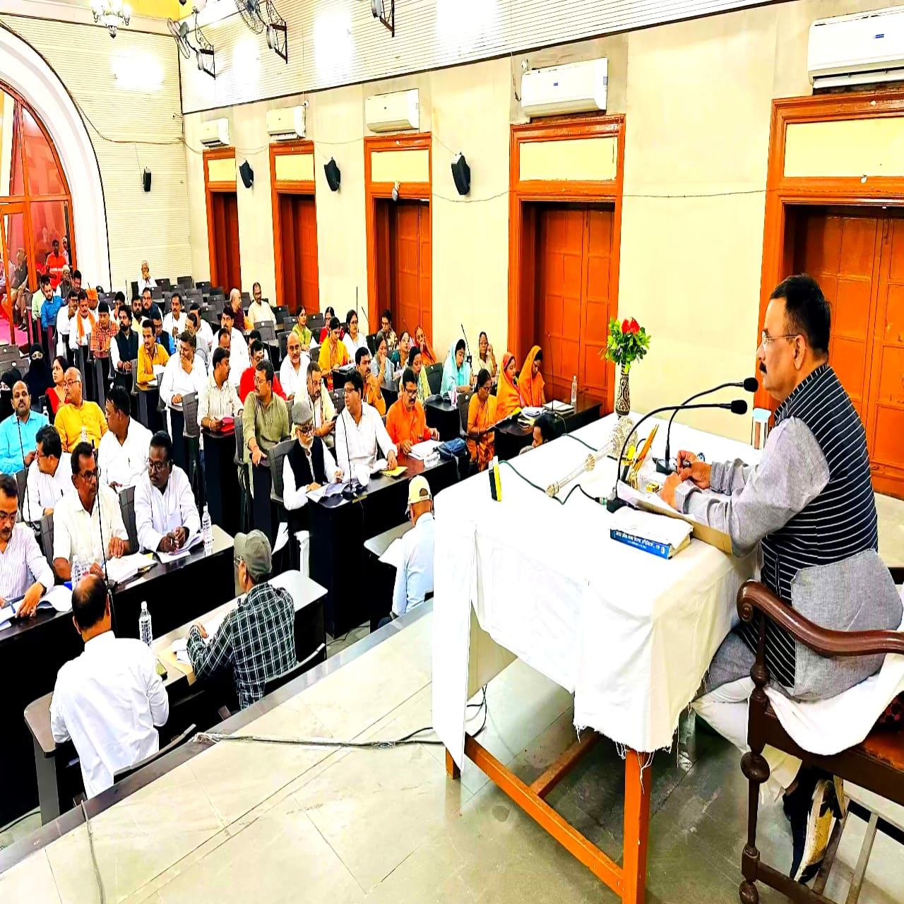 मिनी सदन में गहमागहमी के बीच 1575.86 करोड़ का बजट पारित