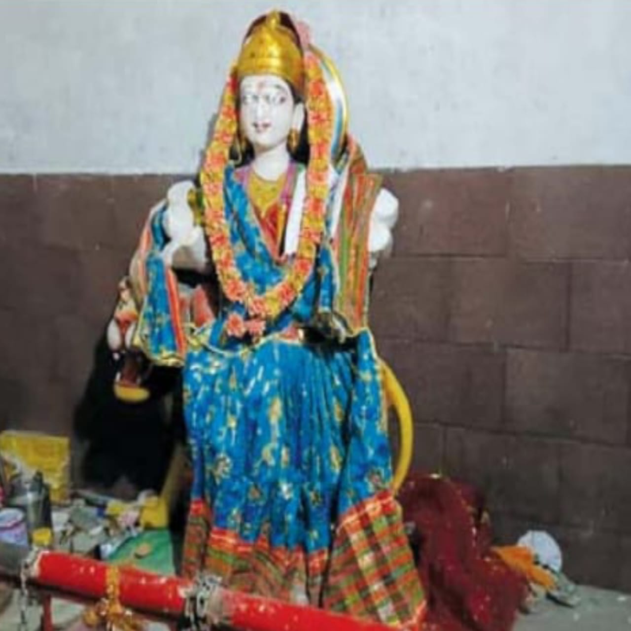 वाराणसी: भगवती धाम में दुर्गा माता की मूर्ति खंडित, ग्रामीणों में रोष