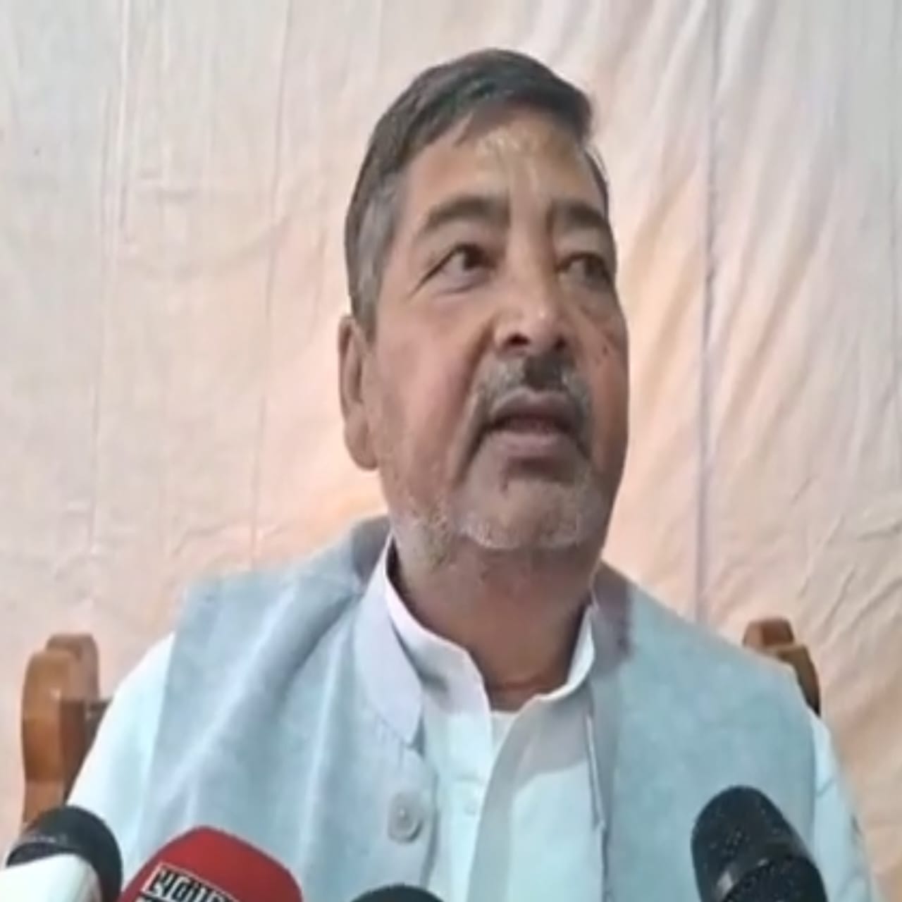 PM के संसदीय क्षेत्र से बाहर भेजी जा रही 1000 करोड़ की जहरीली दवा: सपा सांसद का आरोप