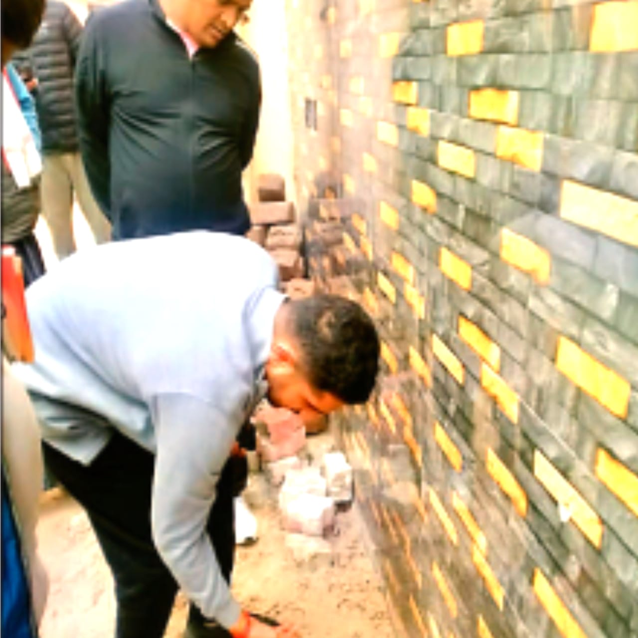 मानक से कम इंटरलाकिंग पर नगर आयुक्त का सख्त रुख