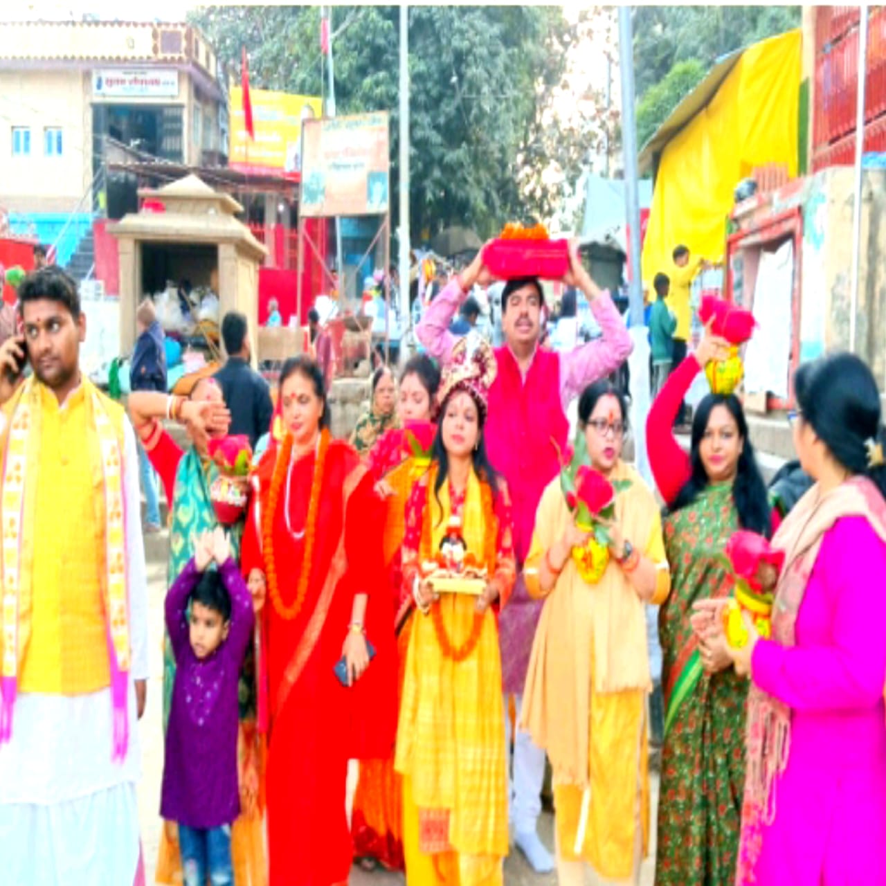 हरिहर आश्रम में पुण्यतिथि पर कलश यात्रा एवं भागवत कथा का शुभारंभ