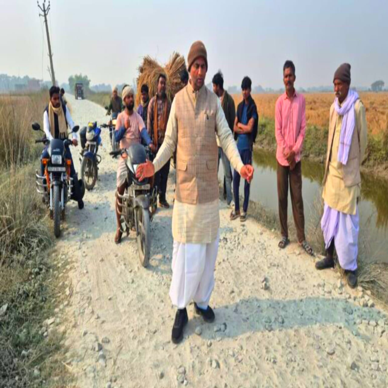 नोनार–जमानियां मार्ग की बदहाली पर ग्रामीणों का आक्रोश