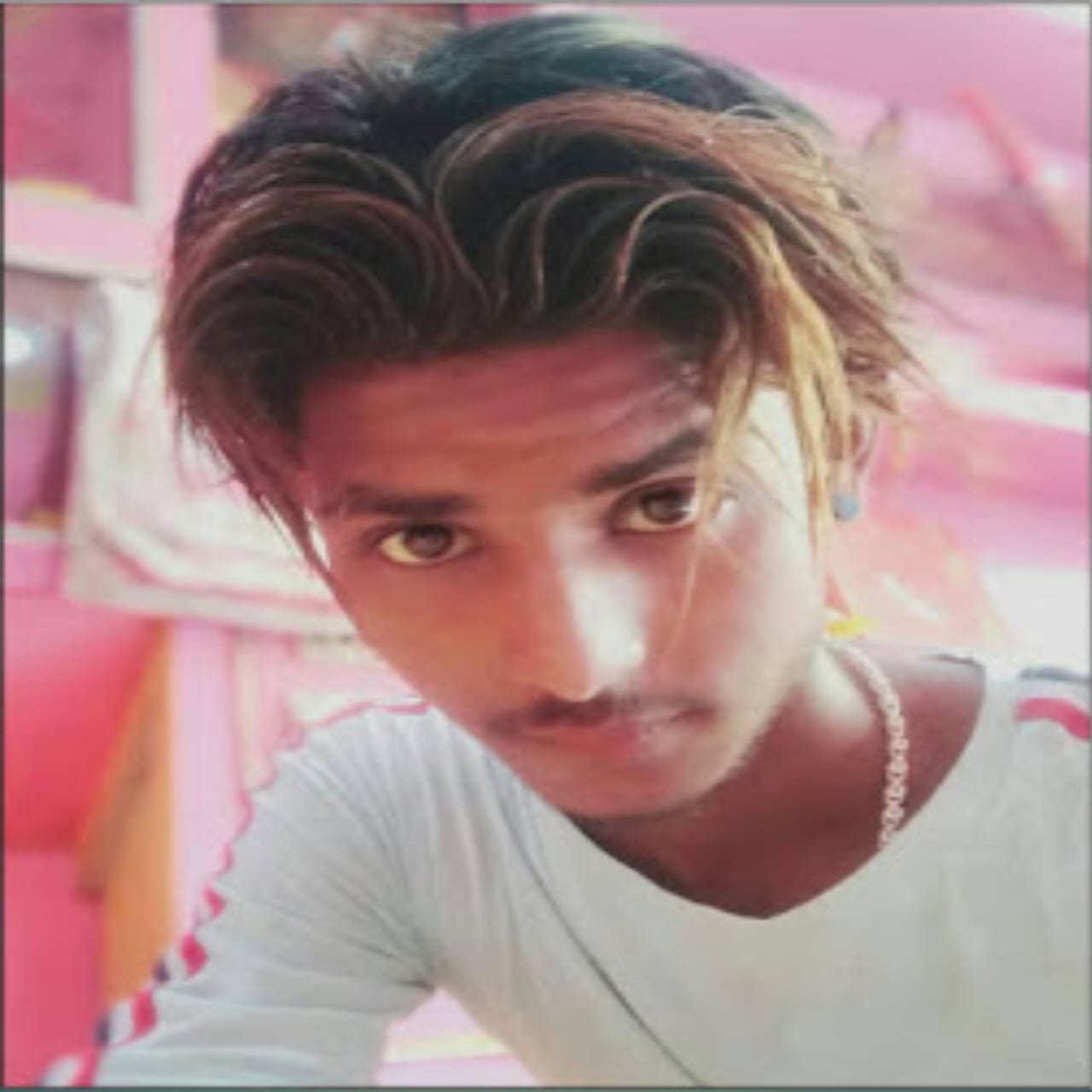 संदिग्ध हालात में युवक की मौत, जहर सेवन की आशंका