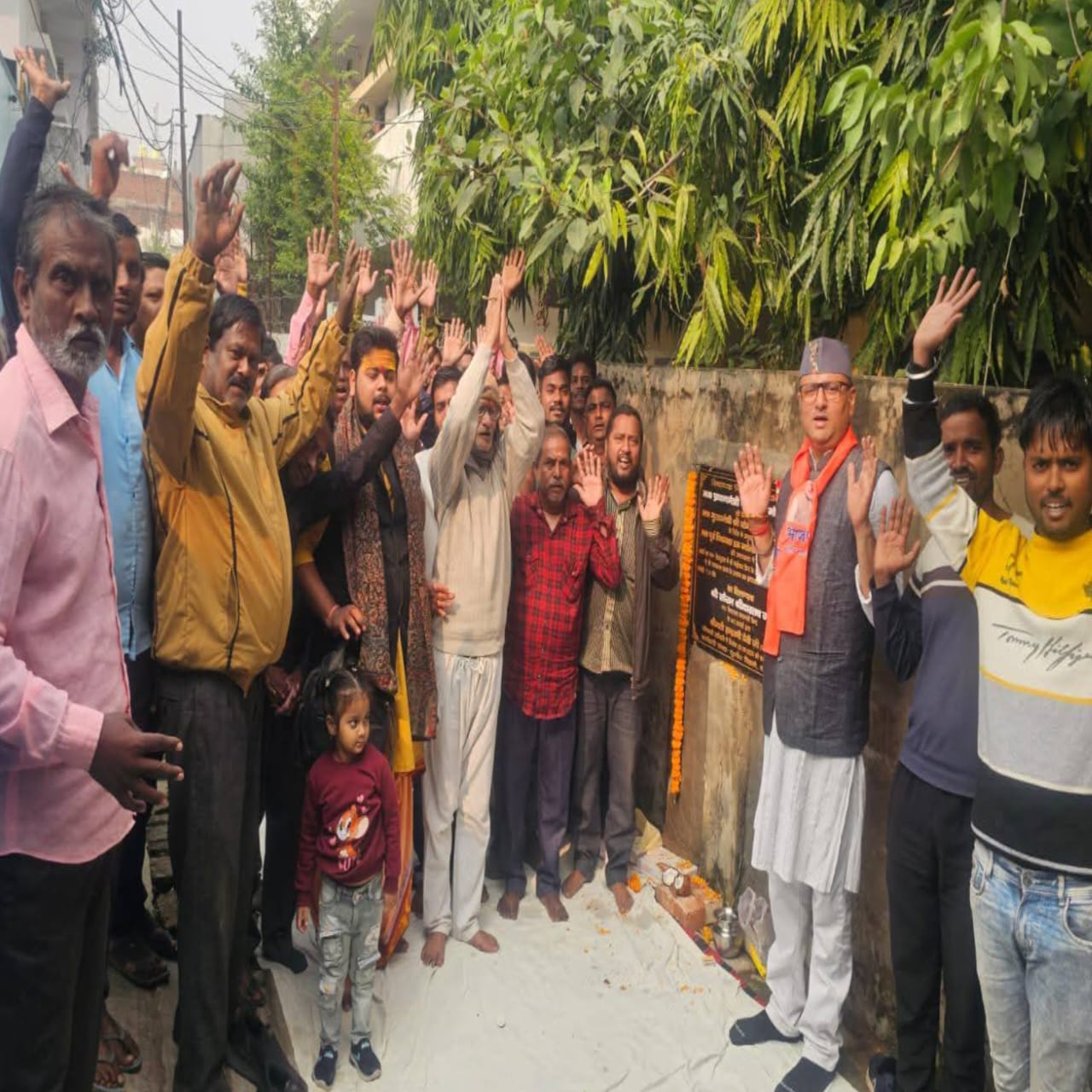 कैंट विधायक ने गोलाघाट वार्ड में विकास कार्यों का किया शिलान्यास