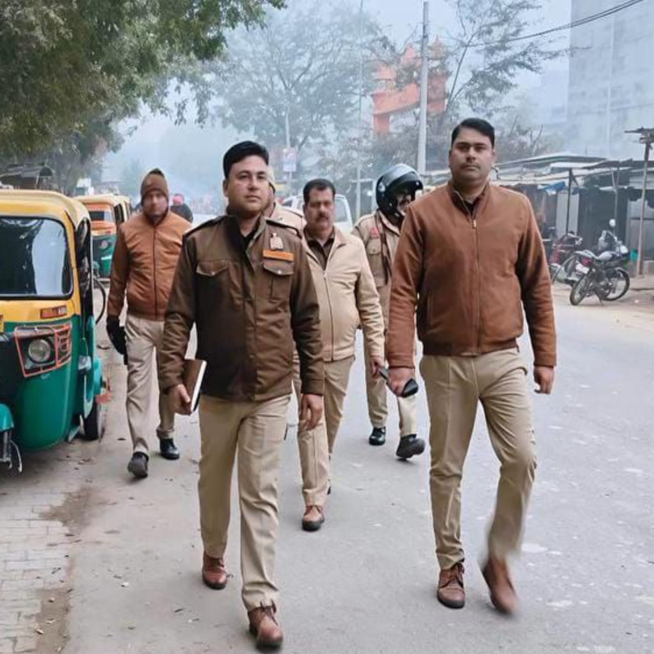 चोलापुर थाना प्रभारी की अपराधियों के लिए सख्त चेतावनी—सुधर जाइए, नहीं तो सलाखों के पीछे जाना तय