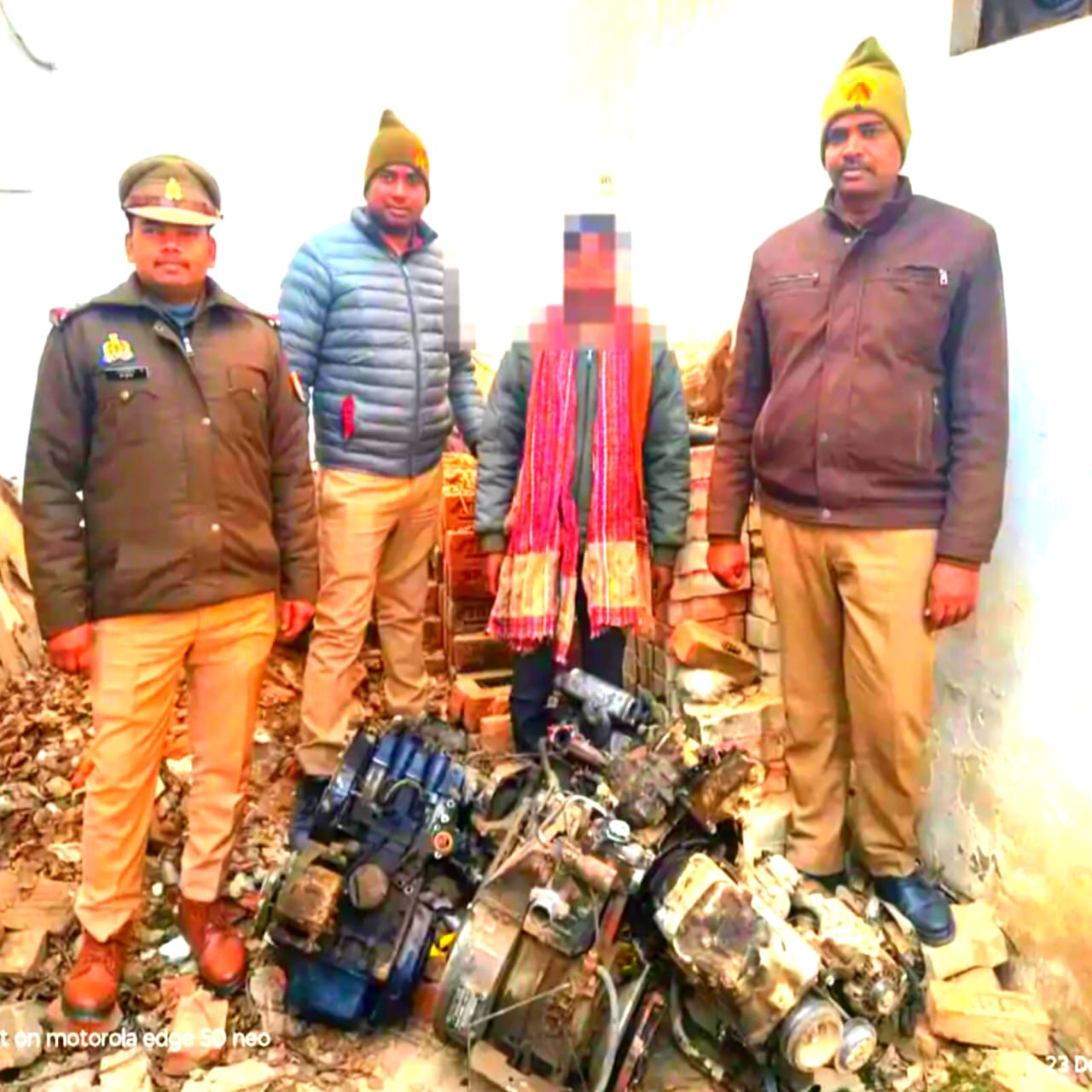 कबाड़ की दुकान से चोरी के चार वाहनों के इंजन बरामद