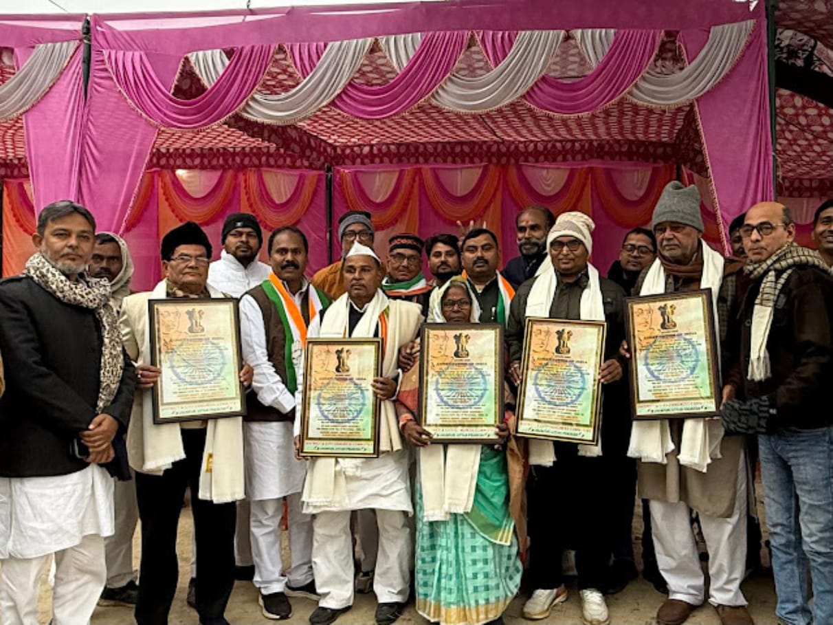 कांग्रेस ने हर्षोल्लास के साथ मनाया 140वां स्थापना दिवस, सैकड़ों ने ली सदस्यता