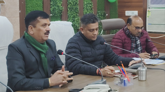 नशीली दवाओं की अवैध बिक्री पर सख्ती, दोहरी बिक्री पर होगी कड़ी कार्रवाई : जिलाधिकारी