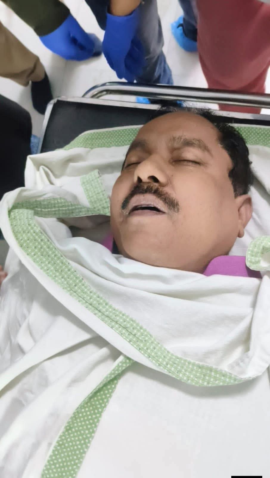 पशुधन मंत्री की बैठक के दौरान फरीदपुर विधायक को आया हार्ट अटैक, निधन से शोक की लहर