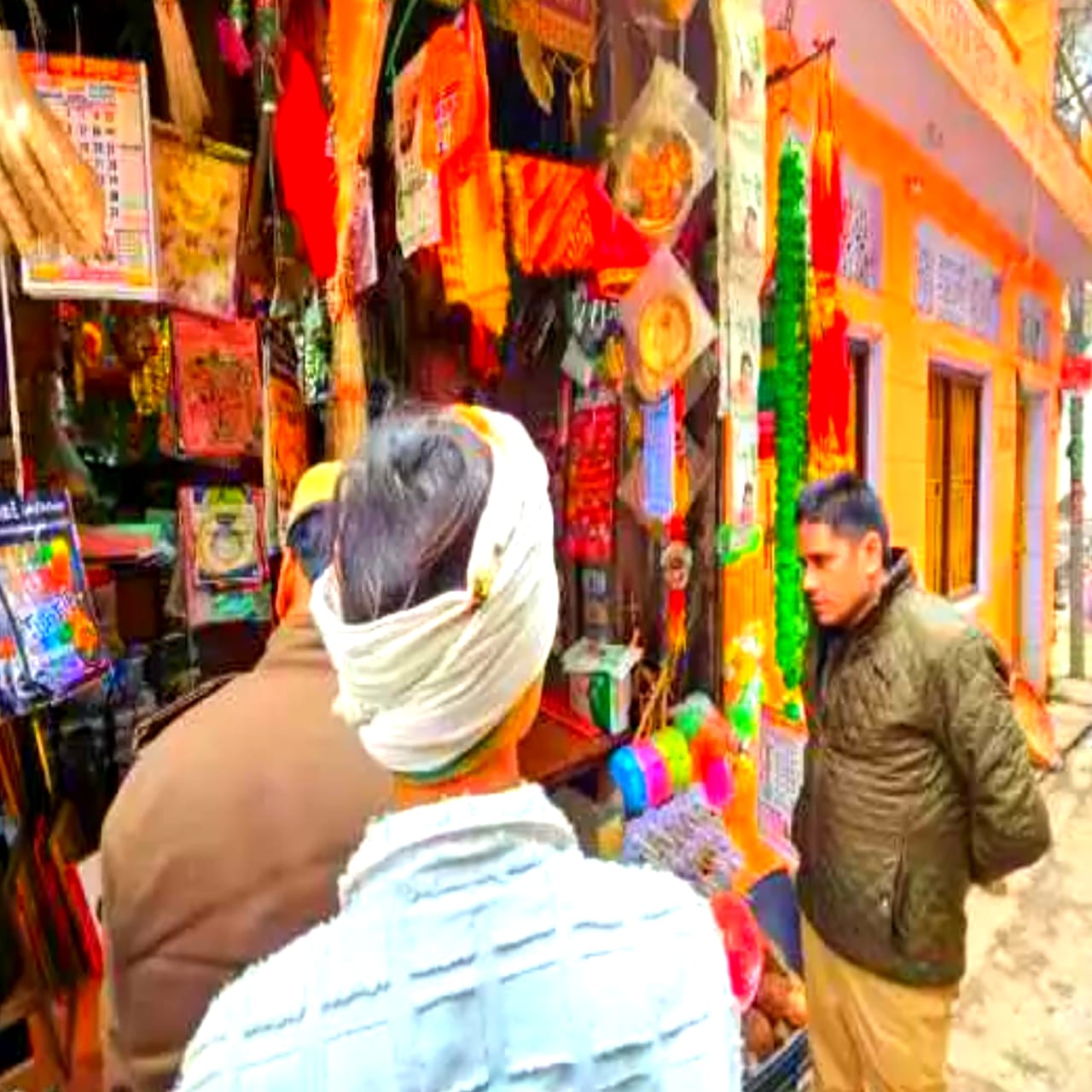 चंदौली पुलिस ने चाइनीज मांझे की बिक्री पर कसा शिकंजा, 120 बंडल बरामद