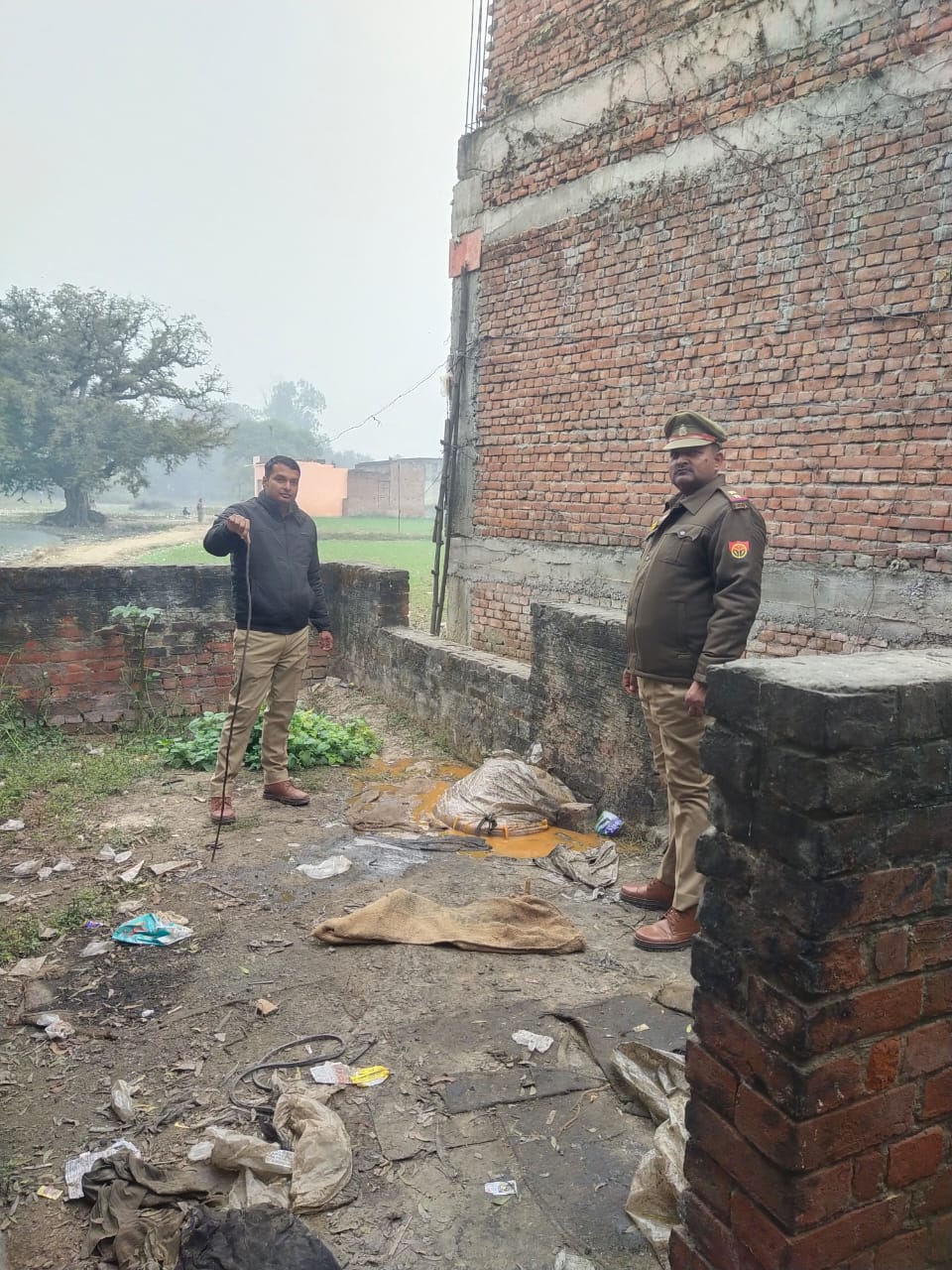 परानापुर कंजड़ बस्ती में पुलिस का छापा, अवैध शराब की भट्ठियां ध्वस्त