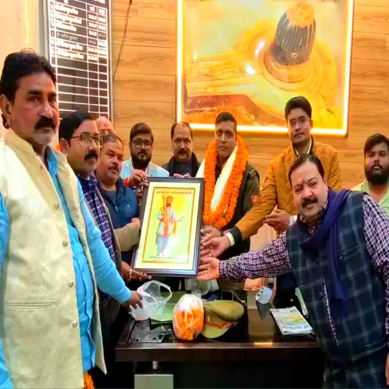 करोड़ों की चोरी का खुलासा करने पर एसीपी डॉ. अतुल अंजान त्रिपाठी सम्मानित