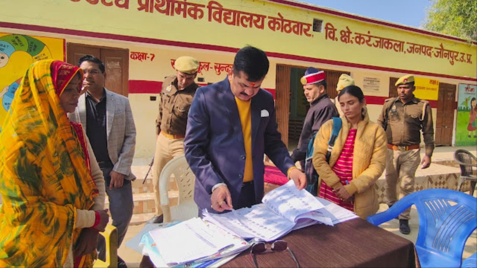 जौनपुर के सभी बूथों पर मतदाता सूची का सार्वजनिक पाठन