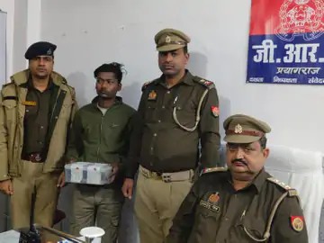 प्रयागराज स्टेशन पर 7 मुकदमों में वांछित कुख्यात चोर गिरफ्तार