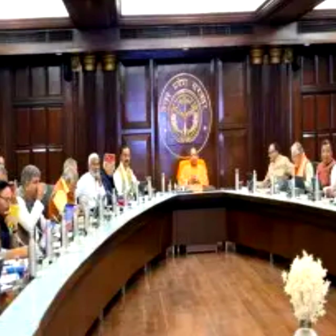 शिक्षक-शिक्षामित्रों को स्वास्थ्य सुरक्षा की गारंटी