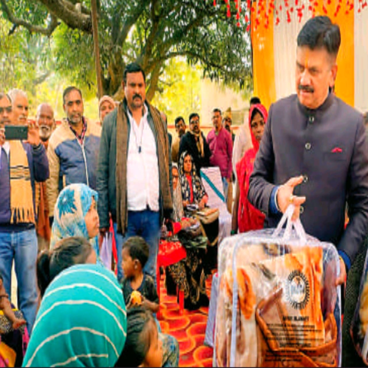 वनवासी परिवारों को शीतलहर से राहत