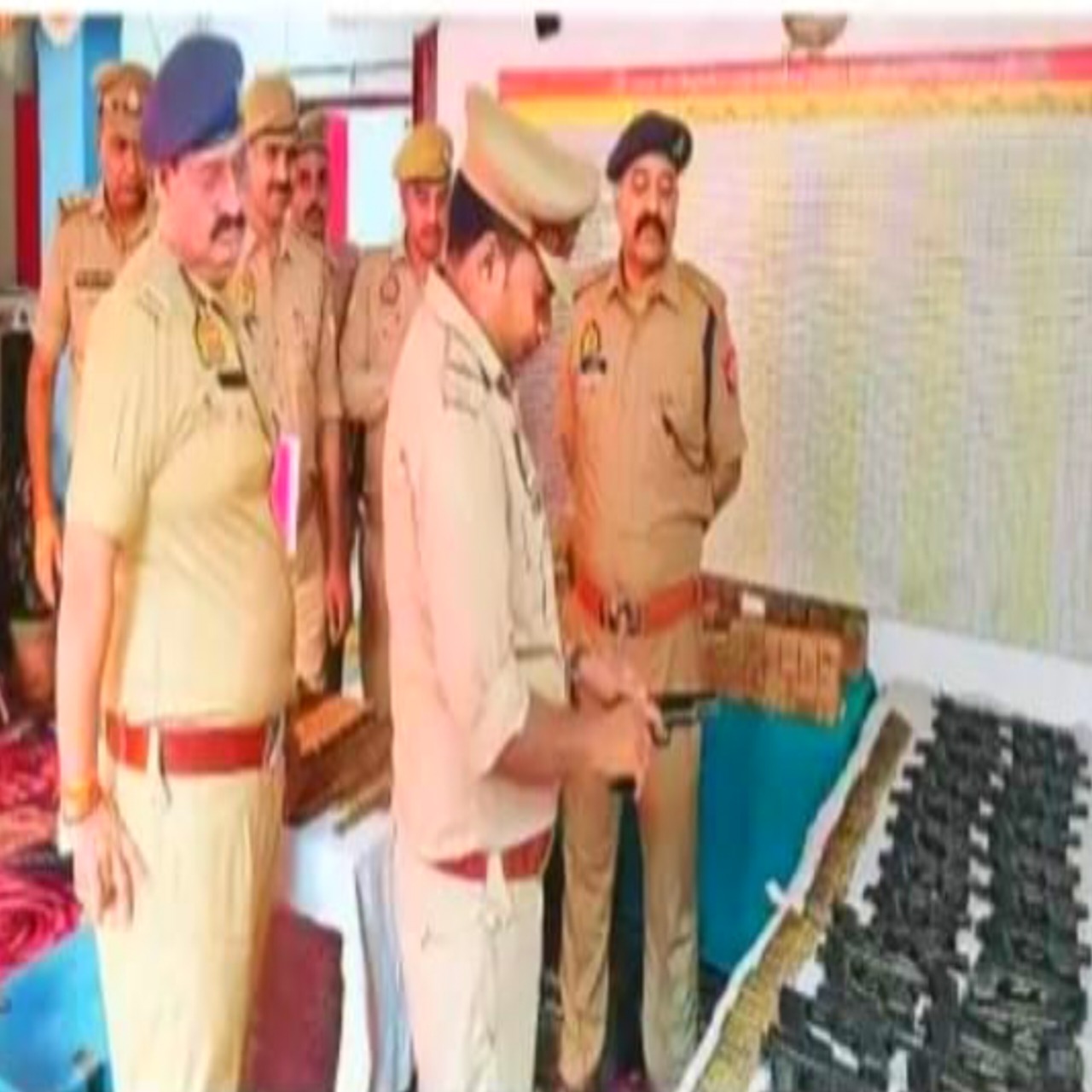 मिर्जामुराद थाने का एडीसीपी ने किया सघन निरीक्षण, व्यवस्थाओं को सुधारने के दिए निर्देश