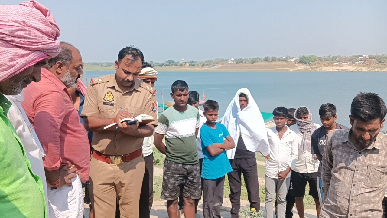 पीपा पुल से गिरकर गंगा में डूबा युवक, घंटों की तलाश के बाद मिला शव