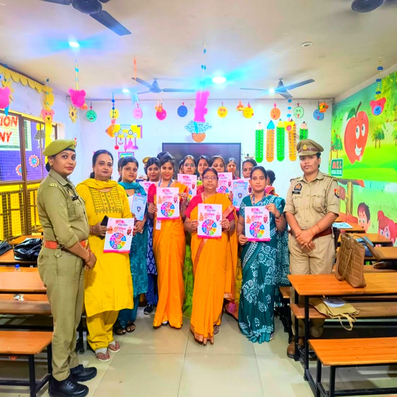 मिशन शक्ति 5.0 में वाराणसी पुलिस सख्त: नवरात्रि में नारी सुरक्षा पर विशेष अभियान