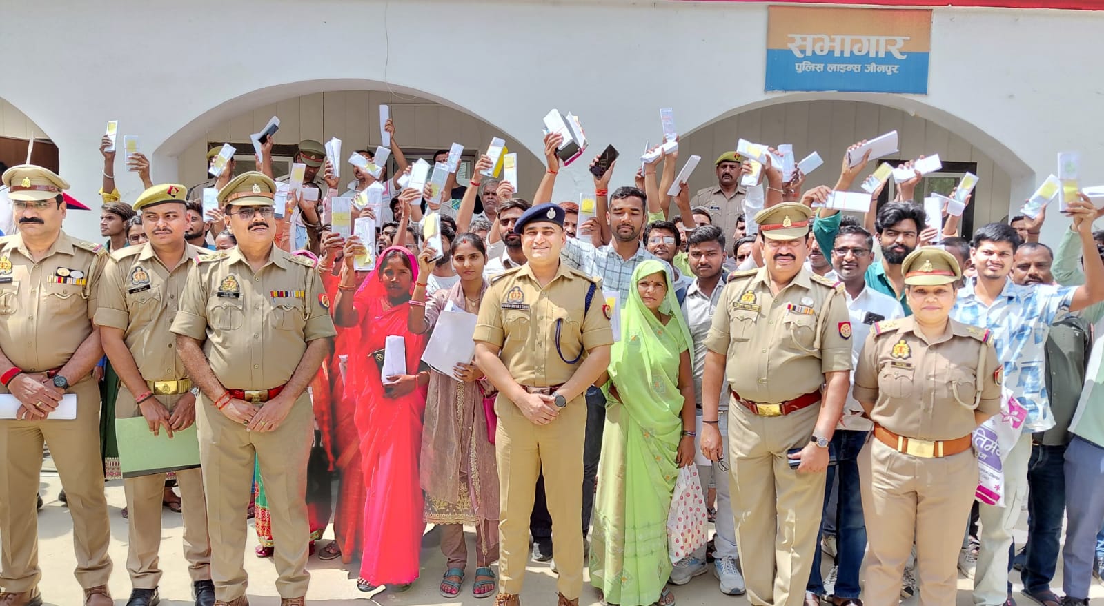 साइबर क्राइम सेल की बड़ी सफलता: 240 गुम मोबाइल बरामद, 45 लाख की संपत्ति लौटाई