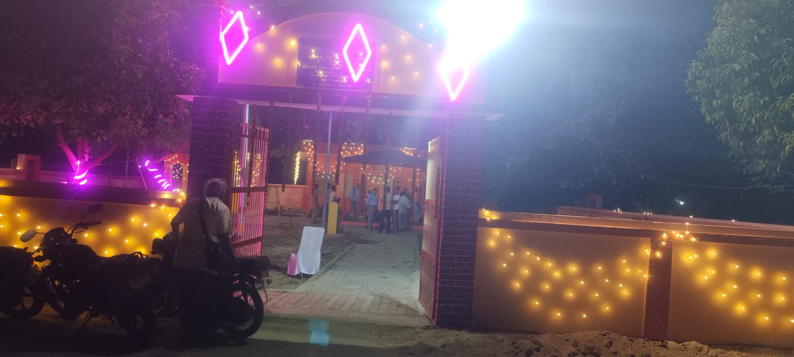 हनुमान जयंती पर बुढ़ऊ बाबा धाम में उमड़ा आस्था का सैलाब